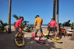 Clases de Surfing en el Pacífico Colombiano:
